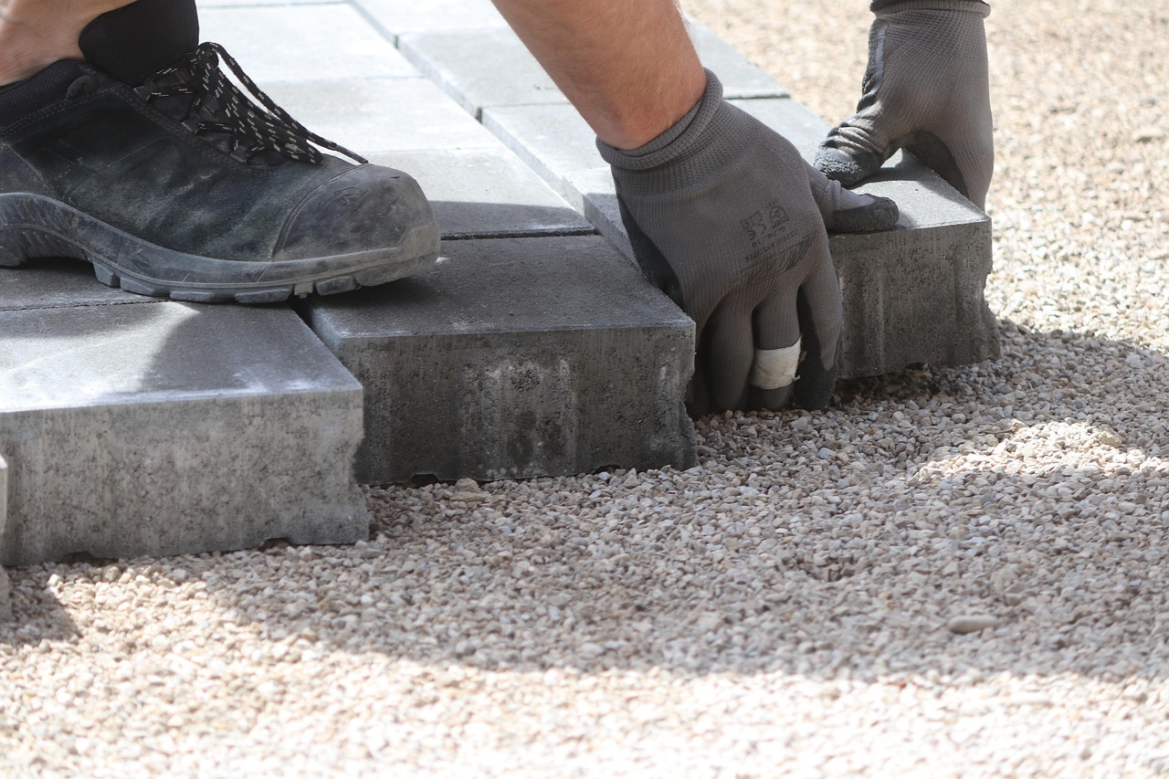 pave-4212229_1280